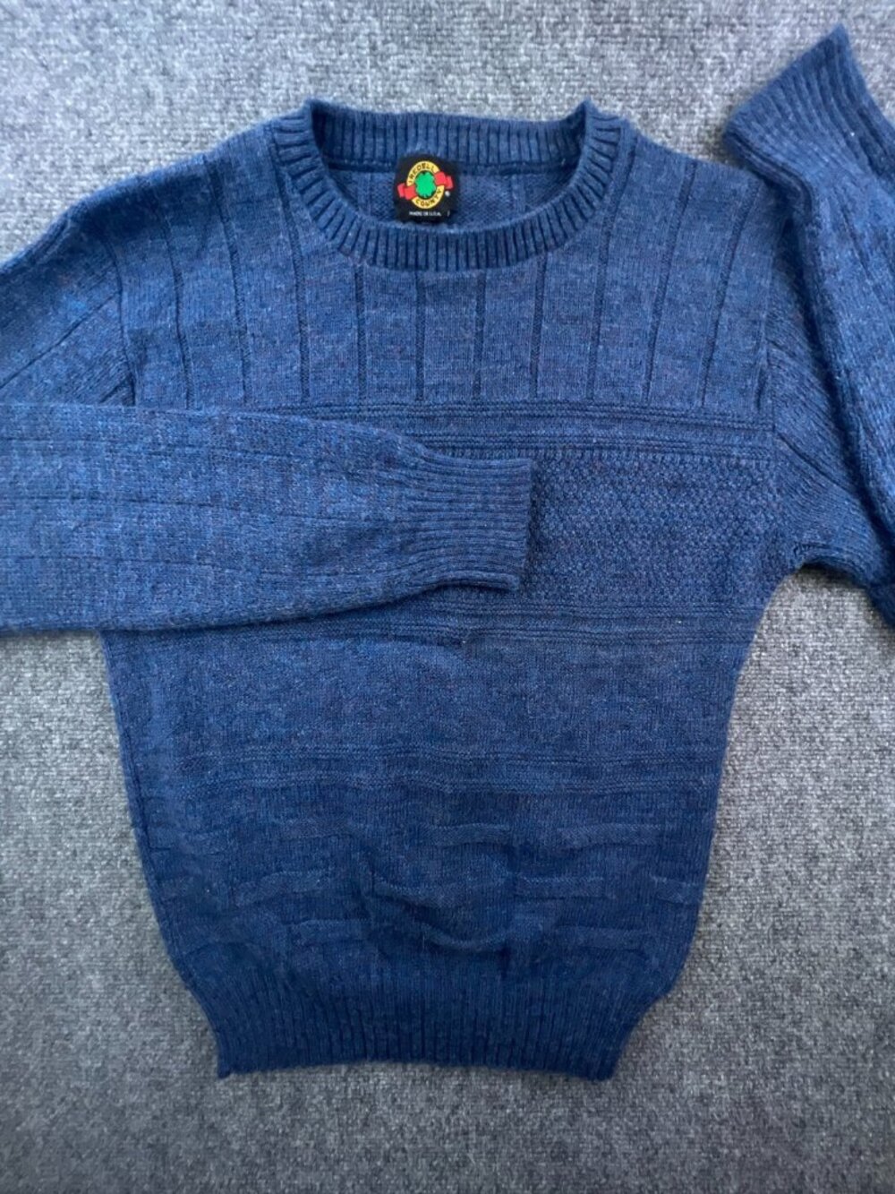 VTG Iredell County Men's Blue Geometric Design Knit Pull Over Sweater Medium USA